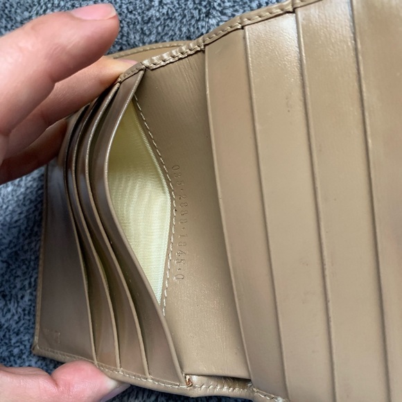 Authentic Gucci Wallet - Picture 2 of 6